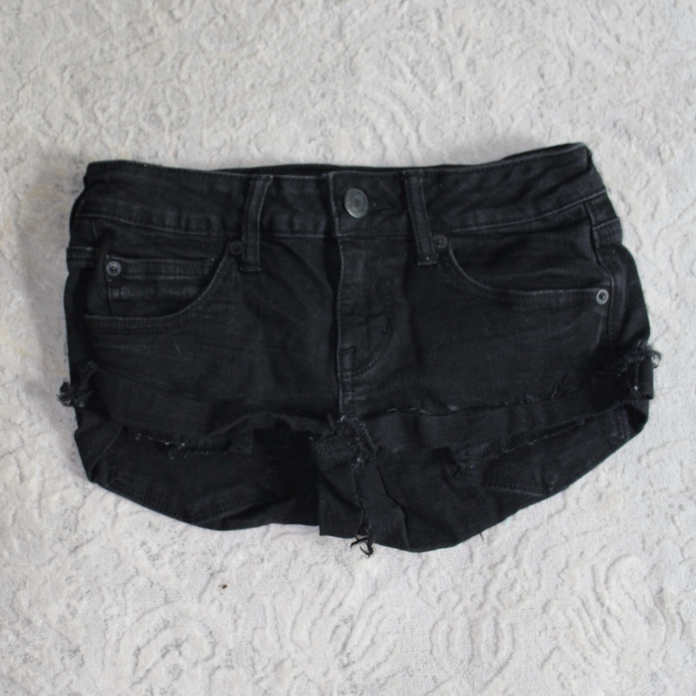 American Eagle Low Waisted Black Jean Shorts